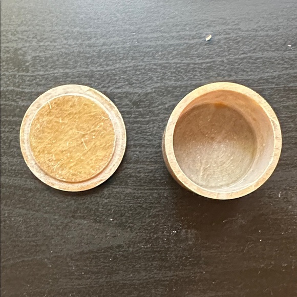 Round Stone Trinket Box with Leaf Design - Picture 2 of 5